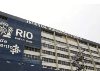 Funcionários do Hospital Pedro II, em Santa Cruz, estão em aviso prévio; nova gestão assume no dia 12