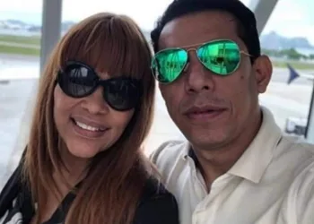 Bomba! Morador de rua que acampou na frente da casa de Flordelis acusa pastor de agressão