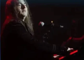 André Matos, das bandas Angra e Shaman, morre aos 47 anos