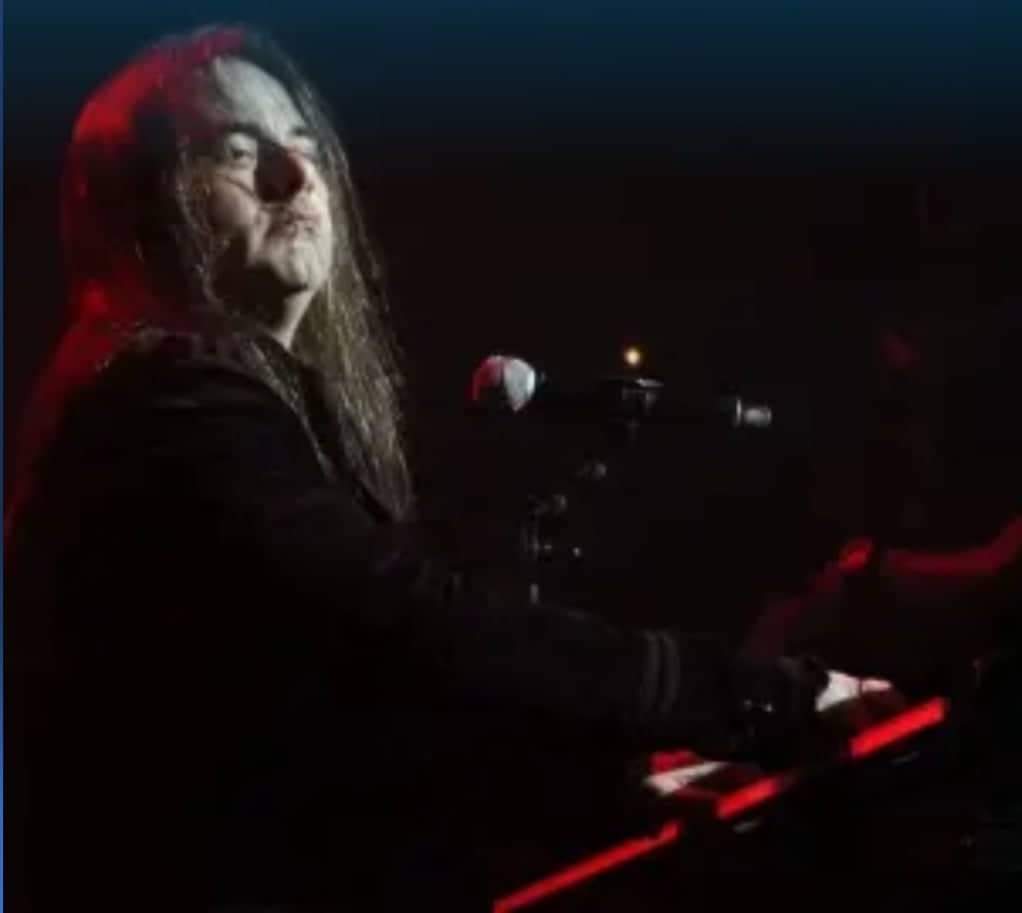 André Matos, das bandas Angra e Shaman, morre aos 47 anos