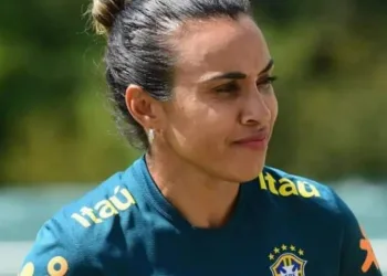 Jornalista diz que é injusta Marta ganhar menos que o Pará do Flamengo