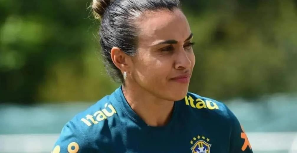 Jornalista diz que é imjusto marta ganhar menos qur Pará do Flamengo