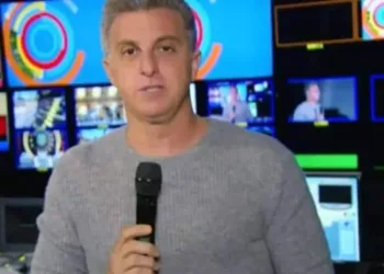 Huck narra na Globo ‘semana mais assustadora da vida’ com filho e comove