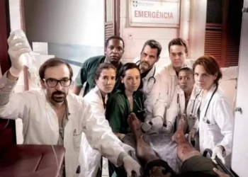 Sob Pressão” mostra troca de tiros dentro de hospital em episódio filmado em plano sequência