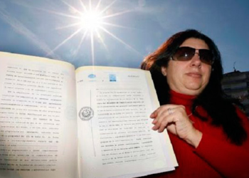Mulher afirma ser a dona do Sol e quer cobrar pelo seu uso