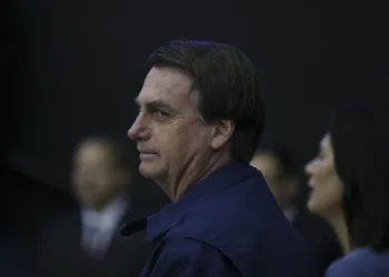 Bolsonaro foi alvo de hackers suspeitos de invadir celular de Moro, diz ministério da Justiça
