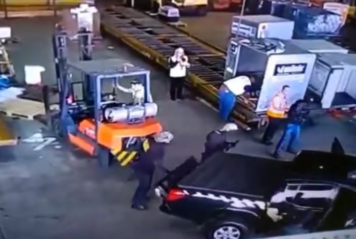 Quatro são presos por suspeita de participação em roubo de carga de ouro