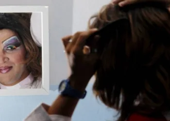 Conheça pastor que é gay assumido e faz culto vestido de drag queen: ‘Deus é homem e mulher