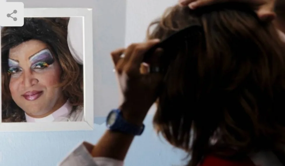 Conheça pastor que é gay assumido e faz culto vestido de drag queen: ‘Deus é homem e mulher