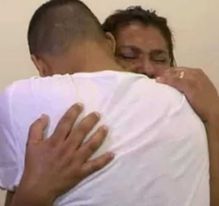 Após WhatsApp sair do ar, filho reencontra mãe que morava dentro da mesma casa