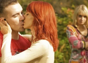 Ex marido e amante terão que indenizar mulher traída por R$50 mil por dano moral