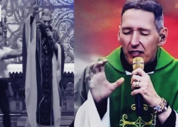 Padre Marcelo chora em 1ª missa após empurrão, revela milagre e o que diz é de arrepiar