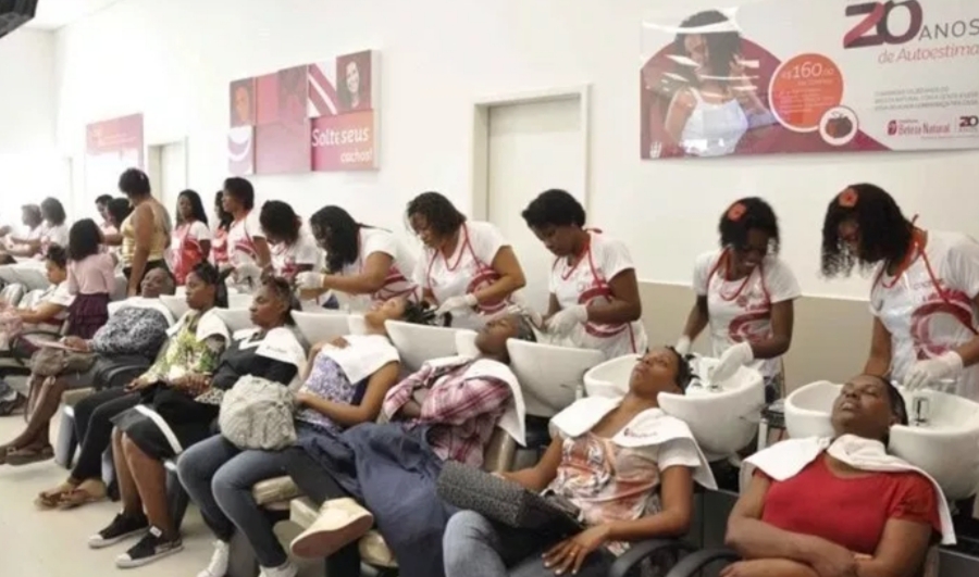 BELEZA NATURAL VAGAS P/ AUXILIAR DE CABELEIREIRA – R$ 1.042,00 + AUXILIO CRECHE + KIT BELEZA – SEM EXPERIENCIA – RIO DE JANEIRO 22/07/2019