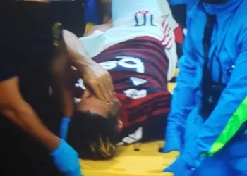 Diego sofre fratura no tornozelo esquerdo e terá que operar