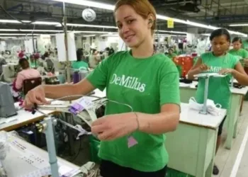 DEMILLUS VAGAS P/ AUXILIAR DE COZINHA, AUXILIAR DE PRODUÇÃO, MOTORISTA – R$ 1.309 – COM E SEM EXPERIÊNCIA – RIO DE JANEIRO