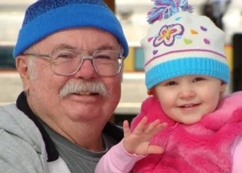 As crianças crescem mais felizes com os avós ao lado delas