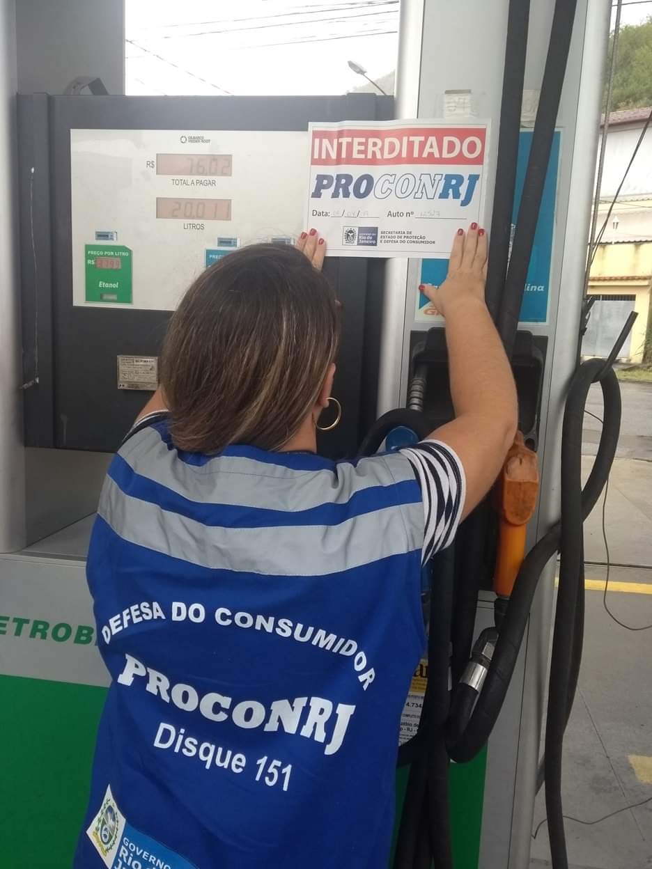 OPERAÇÃO BOMBA LIMPA LACRA BICOS DE BOMBAS DE COMBUSTÍVEIS DE POSTO NA ZONA OESTE