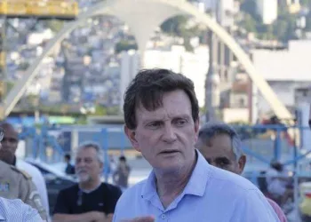 CRIVELLA DECRETA FIM DOS SERVIÇOS PÚBLICOS DURANTE DESFILES NA SAPUCAÍ