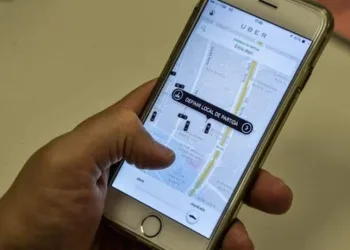 MOTORISTAS DO UBER UTILIZAM MANOBRA PARA BURLAR GPS E AUMENTAR VALOR DE VIAGEM