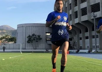 JOGADOR DO BOTAFOGO PASSA MAL DURANTE O TREINO.