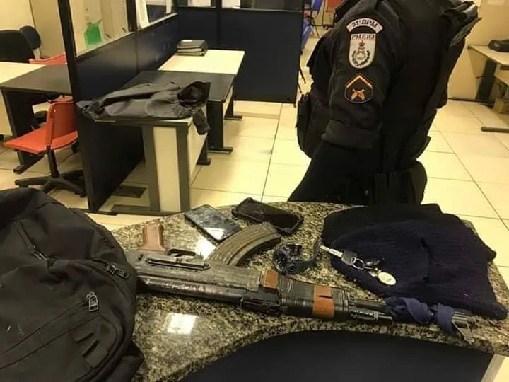 PERSEGUIÇÃO, TIROS E 4 BANDIDOS SÃO PRESOS NA ZONA OESTE