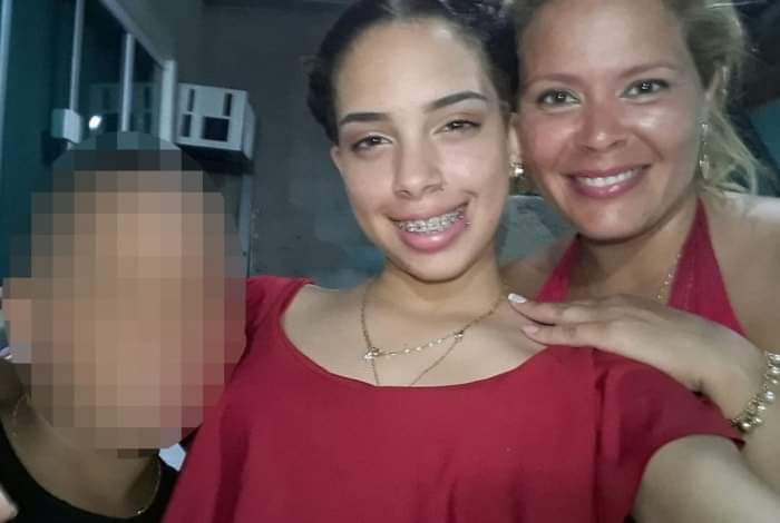MORRE MENINO QUE FOI ATACADO A TIROS JUNTO COM A FAMÍLIA NO RJ
