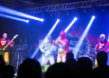SHOPPING NA ZONA OESTE PROMOVE HAPPY HOUR EM HOMENAGEM AO GRUPO MAMONAS ASSASSINAS