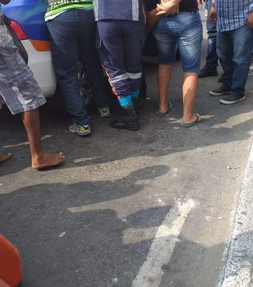 MULHER É BALEADA NO RJ E É LEVADA PARA O HOSPITAL EM ESTADO GRAVÍSSIMO