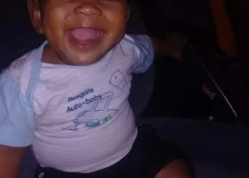O BEBÊ DE 10 MESES ATINGIDO POR PREGO EM PACIÊNCIA NÃO RESISTIU AOS FERIMENTOS E VEIO À ÓBITO