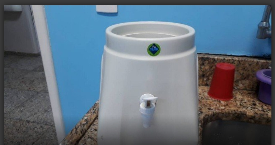 Pacientes e funcionários não têm água para beber no Hospital Pedro II, que sofre com falta de médicos