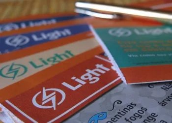 PREFEITURA DO RIO PROCESSA A LIGHT POR “ENRIQUECIMENTO ILÍCITO” EM COBRAR TAXA PARA AMENIZAR FRAUDES E GATOS