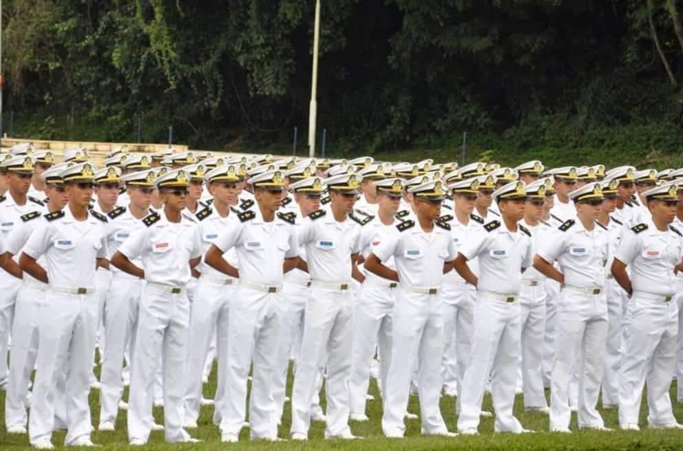 Forças Armadas têm ao menos 492 vagas abertas. Veja lista de concursos