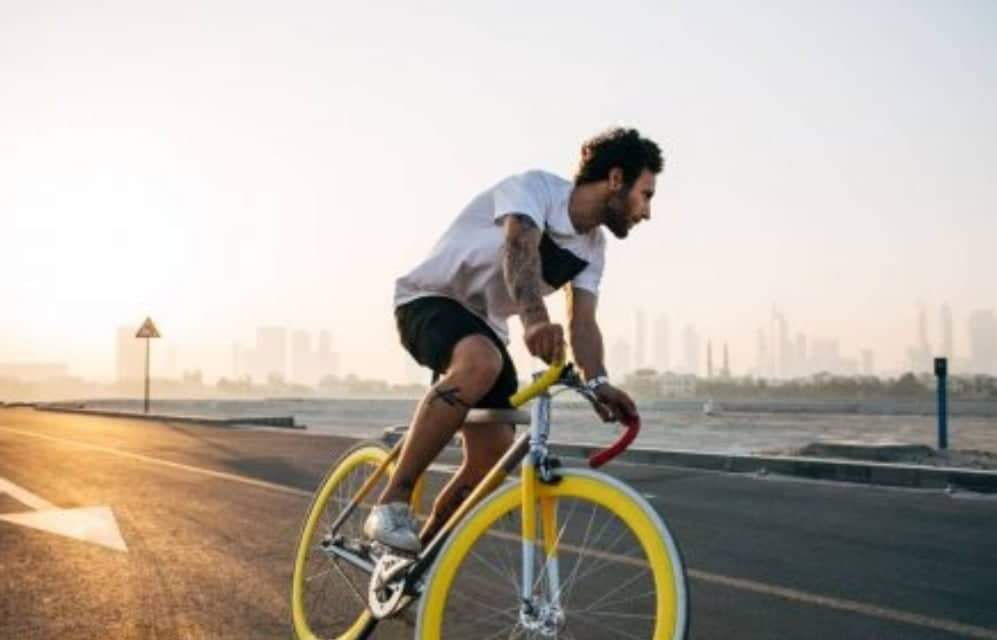 Bicicleta ou esteira? Saiba qual exercício emagrece mais