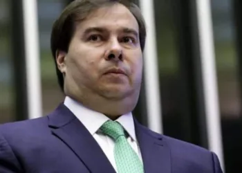 Exclusivo: Delator diz que Rodrigo Maia aceitava até x-bacon como propina