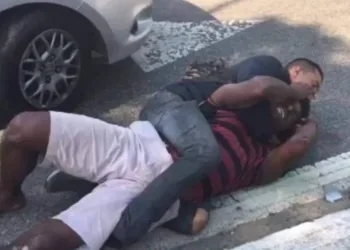 PM à paisana prende criminoso que assaltou mulher no Centro