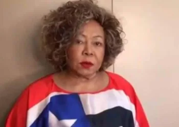 Com camisa do Maranhão, Alcione repudia fala de Bolsonaro: ‘Quem quer respeito, se dá’