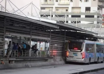 Crivella anuncia acordo que põe fim à intervenção no BRT