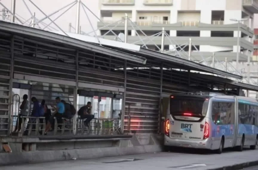 Crivella anuncia acordo que põe fim à intervenção no BRT