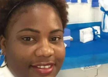 Ex-médica no Mais Médicos, cubana ganha vida no Brasil vendendo churrasquinhos