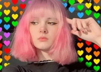 Jovem mata influencer e publica na web fotos do corpo da vítima