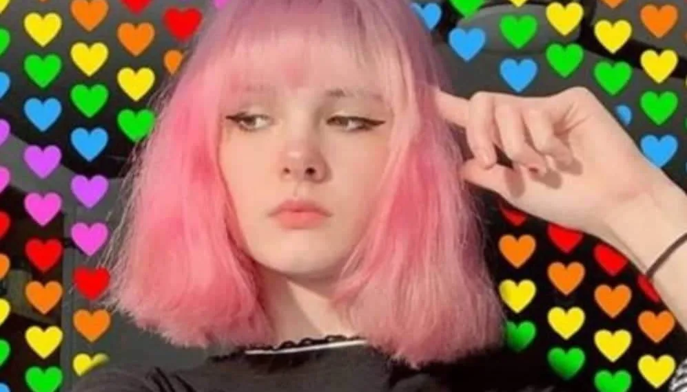 Jovem mata influencer e publica na web fotos do corpo da vítima