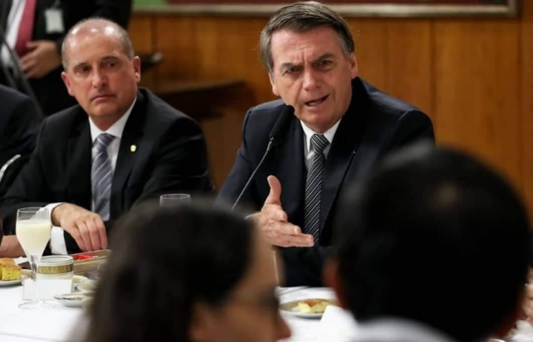 Fome no Brasil é uma grande mentira’, diz Bolsonaro em reunião com jornalistas