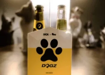 BICHOS Skol lança a Dogz: cerveja feita especialmente para cachorros