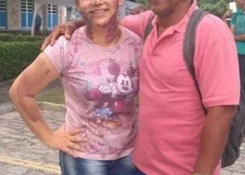 Filha e pai faxineiro são aprovados juntos na Universidade Federal
