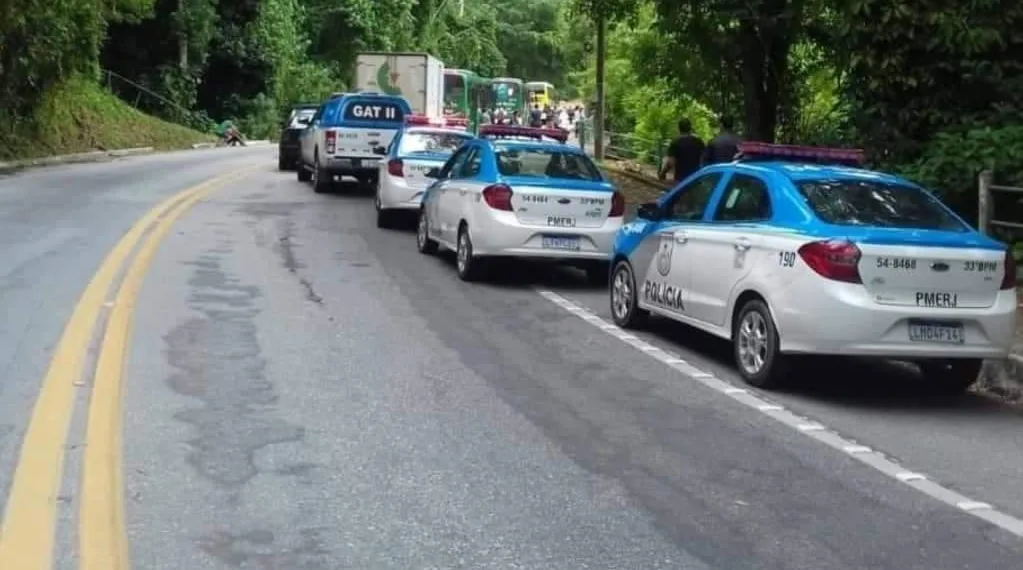 Motorista da uber é torturado e obrigado a cavar a própria cova no RJ