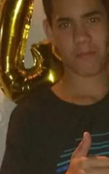 ADOLESCENTE DESAPARECIDO!! FAMILIA PEDE AJUDA