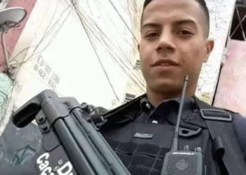 Traficante que traiu o CV invade comunidade no RJ e atira em cinco pessoas