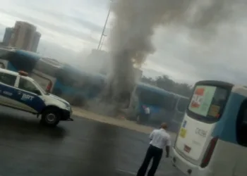 BRT pega fogo no Terminal Alvorada