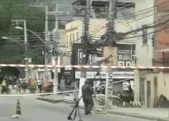 ESQUADRÃO ANTI BOMBAS DETONA EXPLOSIVO EM BAIRRO NA ZONA OESTE