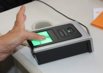 METADE DOS ELEITORES DO RIO AINDA NÃO FIZERAM O CADASTRO BIOMÉTRICO